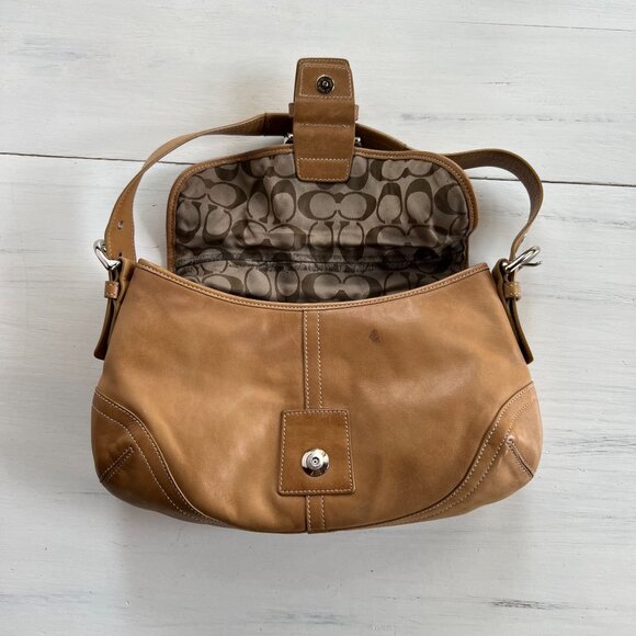 Coach Tan Leather Shoulder Bag - Picture 4 of 16